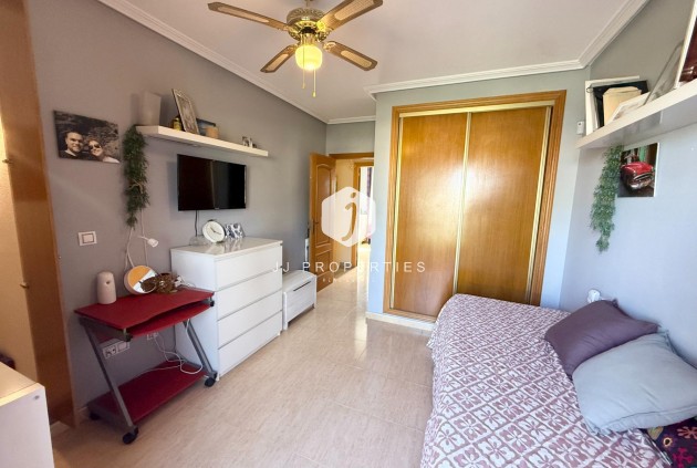 Segunda mano - Chalet -
Torrevieja - El Limonar