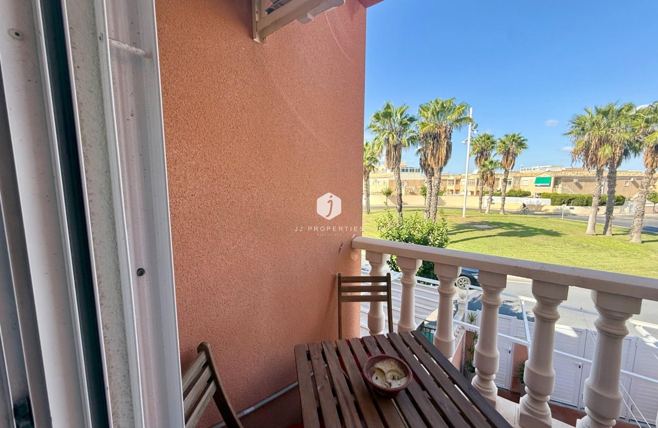 Segunda mano - Chalet -
Torrevieja - El Limonar