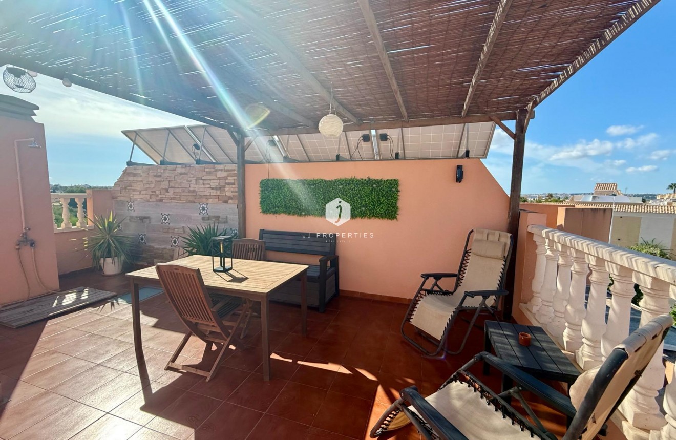 Segunda mano - Chalet -
Torrevieja - El Limonar