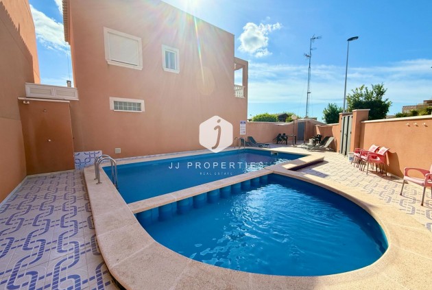 Segunda mano - Chalet -
Torrevieja - El Limonar