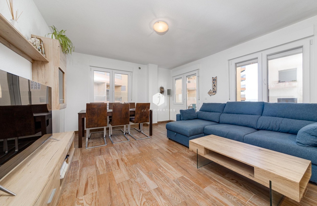 D'occasion - Appartement -
Torrevieja - Playa del Cura