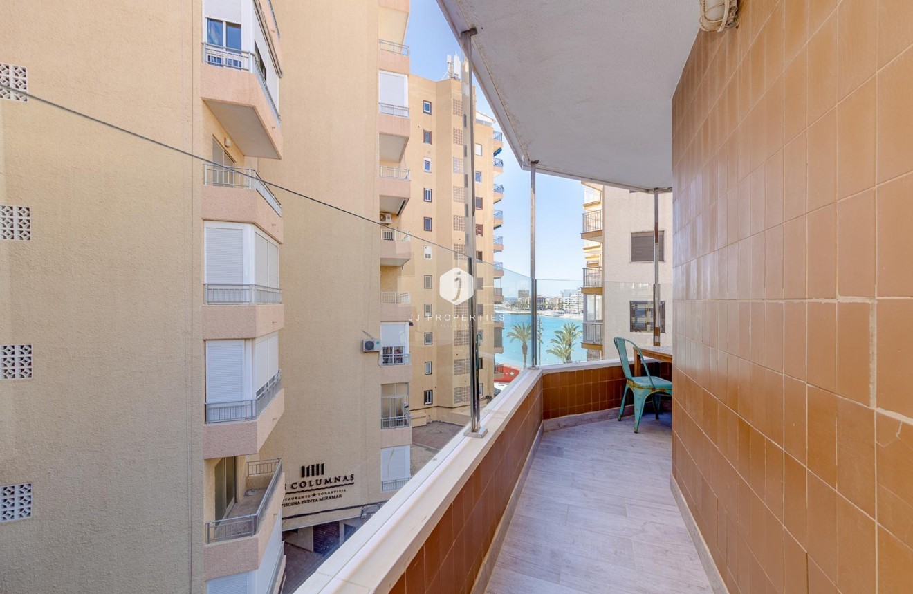 D'occasion - Appartement -
Torrevieja - Playa del Cura