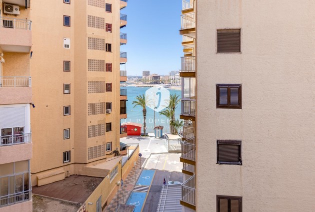 D'occasion - Appartement -
Torrevieja - Playa del Cura