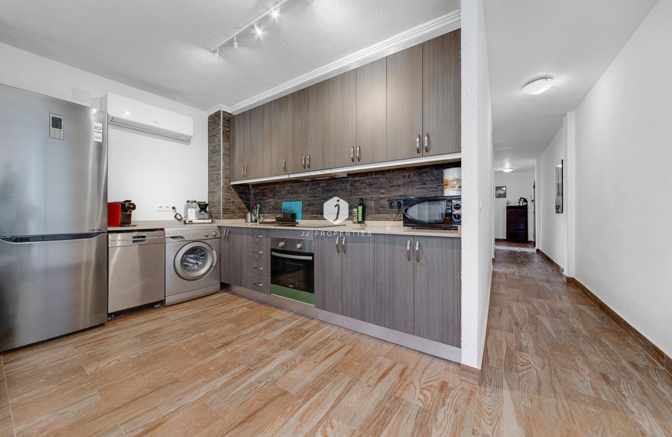 D'occasion - Appartement -
Torrevieja - Playa del Cura