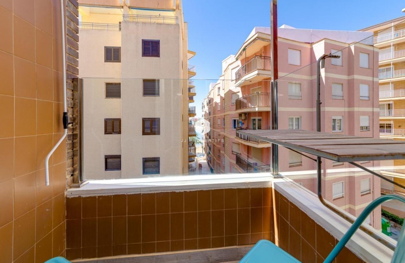 D'occasion - Appartement -
Torrevieja - Playa del Cura