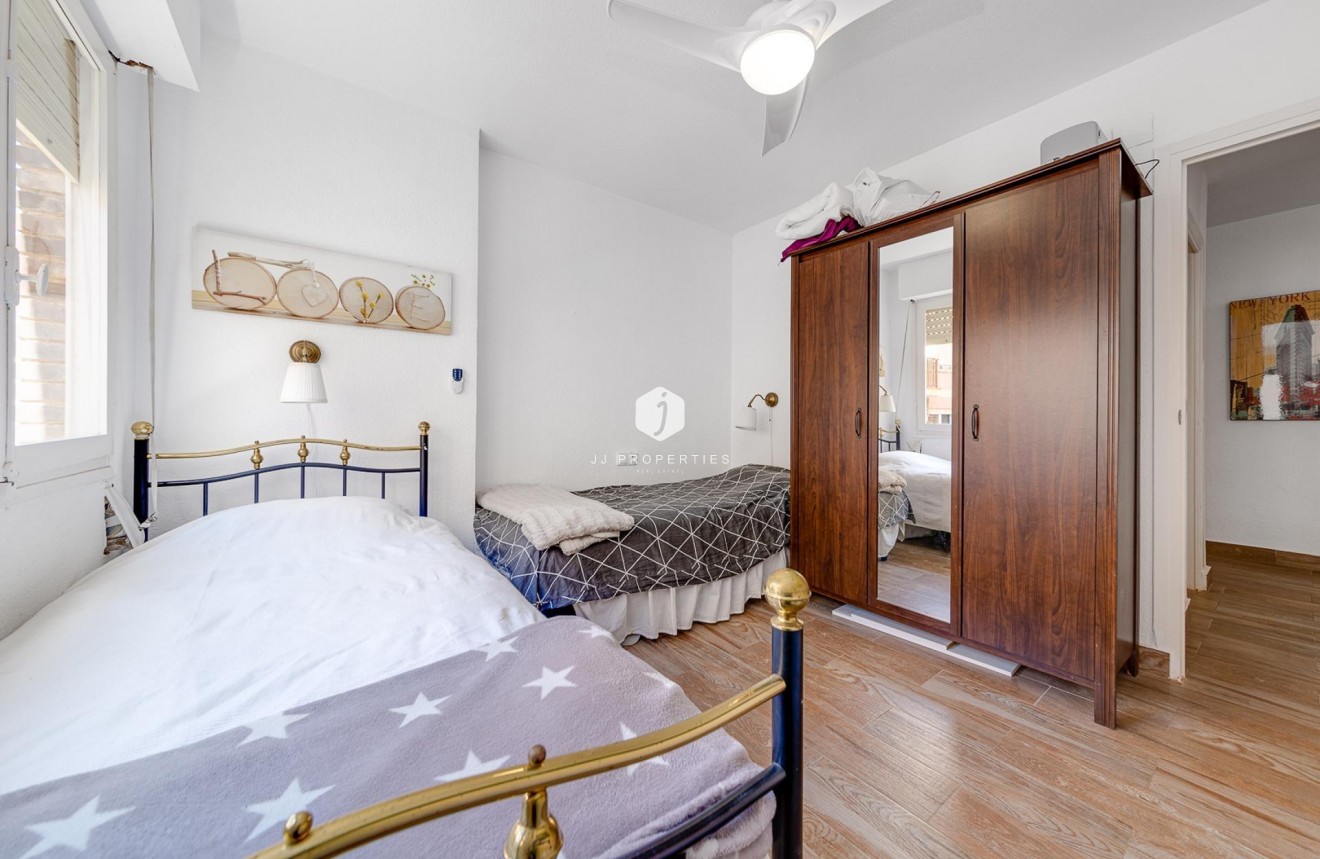 D'occasion - Appartement -
Torrevieja - Playa del Cura