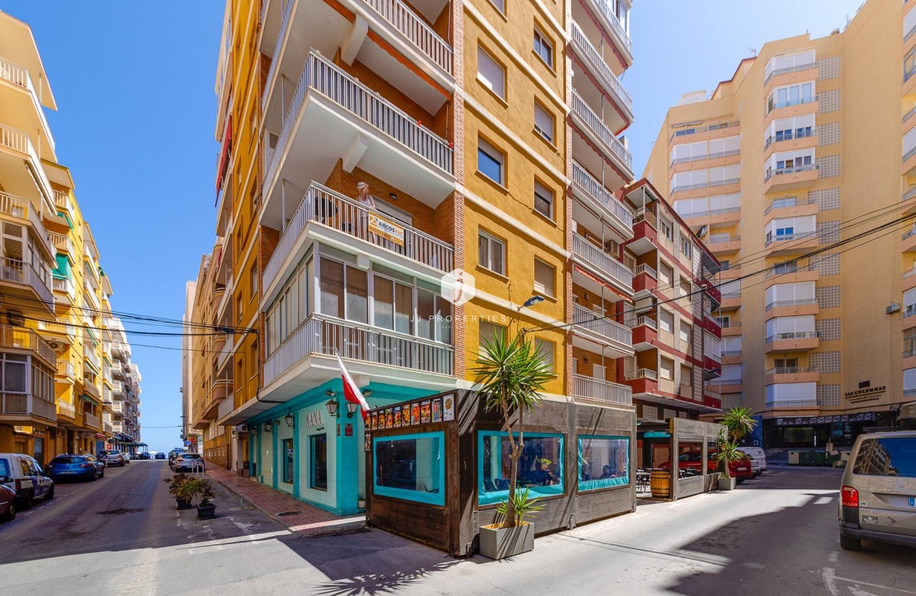 D'occasion - Appartement -
Torrevieja - Playa del Cura