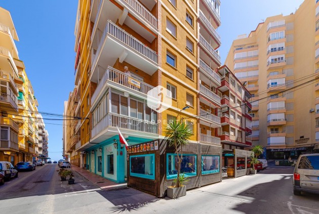 D'occasion - Appartement -
Torrevieja - Playa del Cura