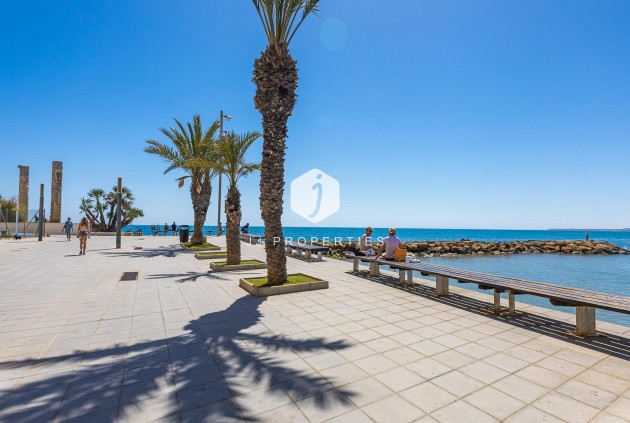 D'occasion - Appartement -
Torrevieja - Playa del Cura