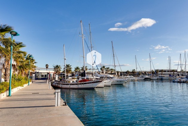 D'occasion - Appartement -
Torrevieja - Playa del Cura