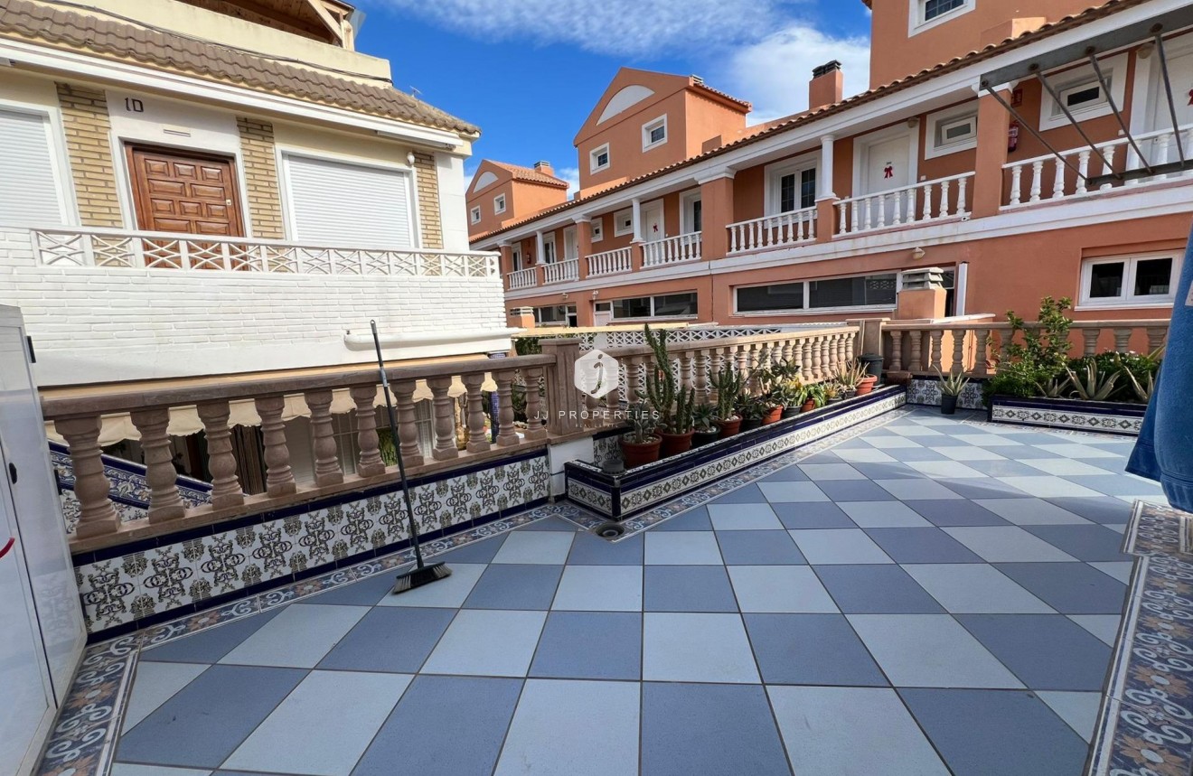 Tweedehands - Chalet -
Torrevieja - La Mata