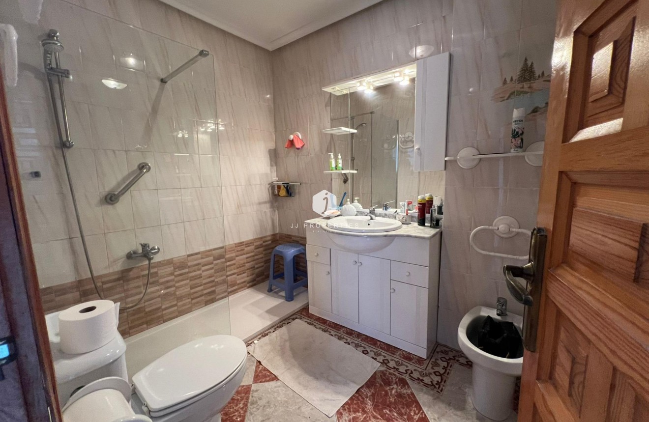 Tweedehands - Chalet -
Torrevieja - La Mata