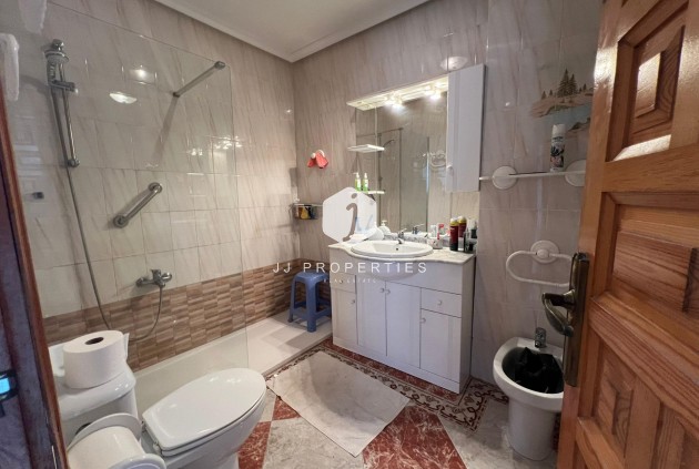 Tweedehands - Chalet -
Torrevieja - La Mata