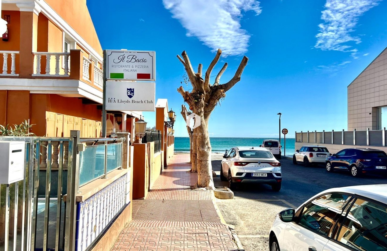 Tweedehands - Chalet -
Torrevieja - La Mata