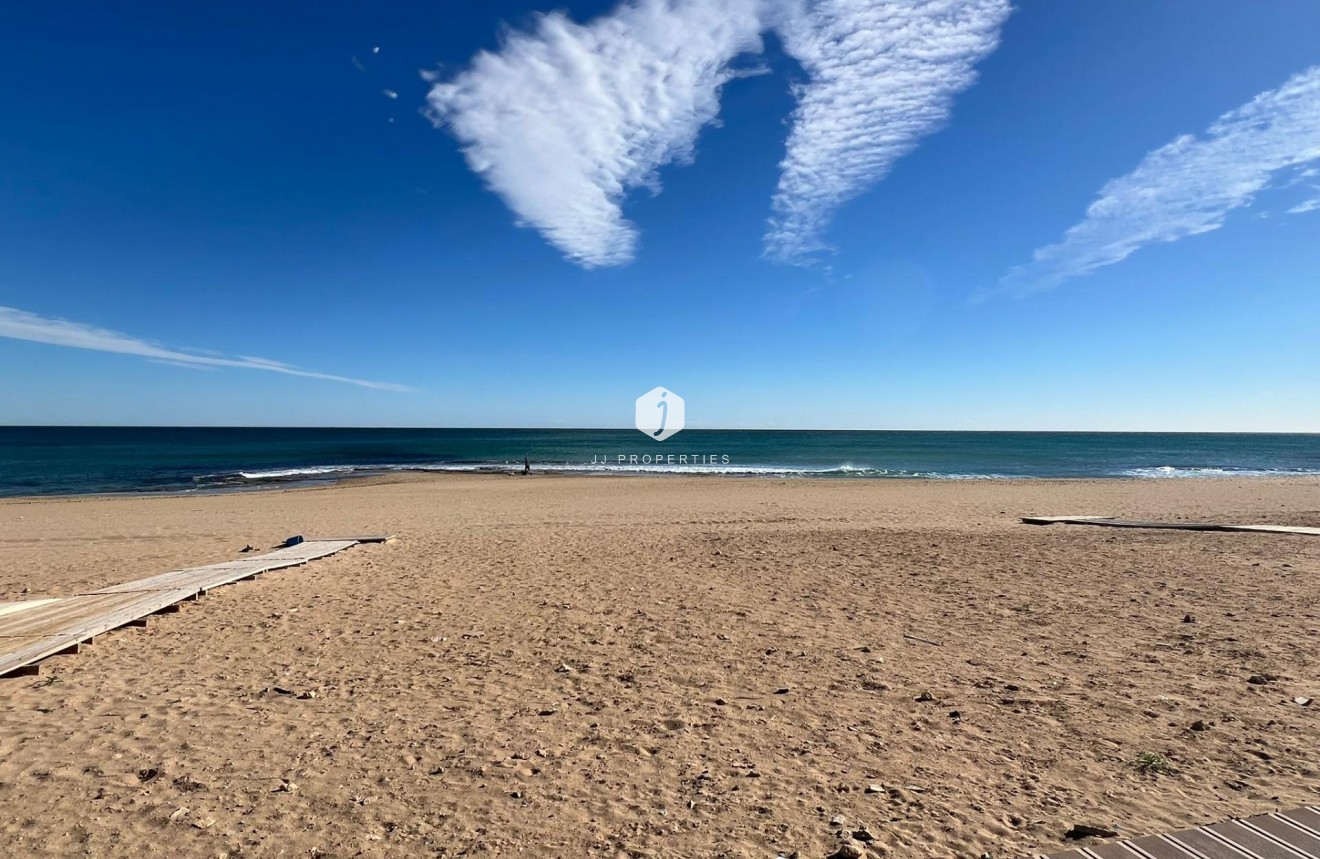 Tweedehands - Chalet -
Torrevieja - La Mata