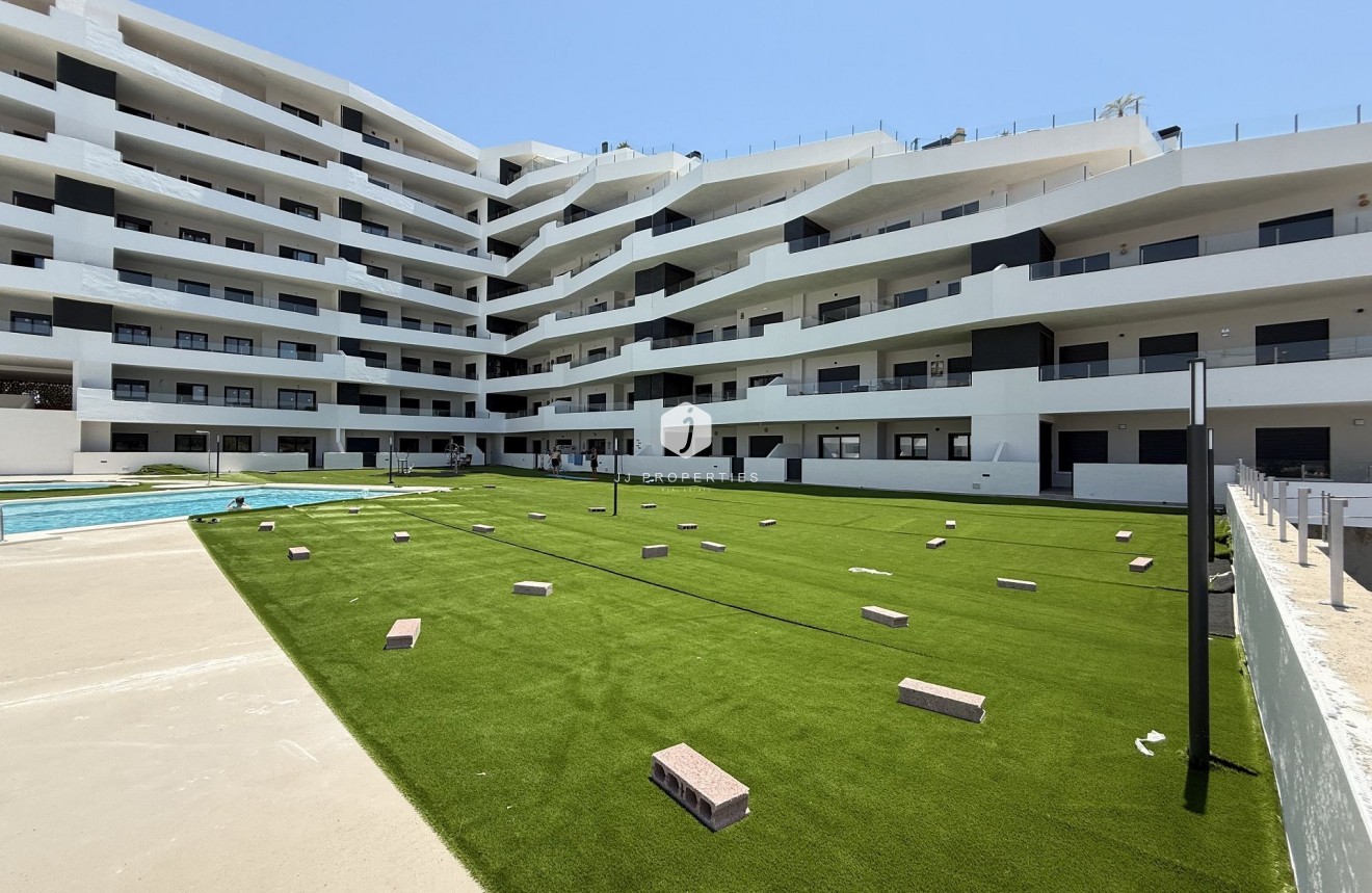 Segunda mano - Ático -
San Miguel de Salinas - Inland