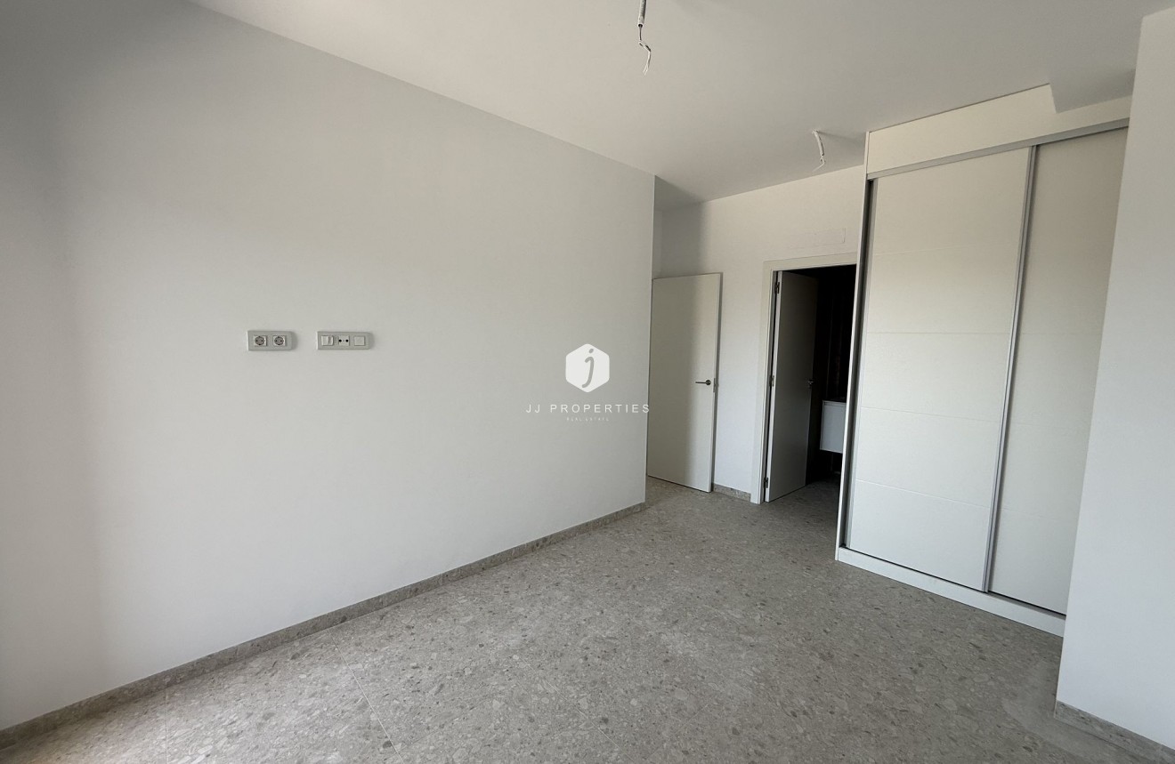 Segunda mano - Ático -
San Miguel de Salinas - Inland