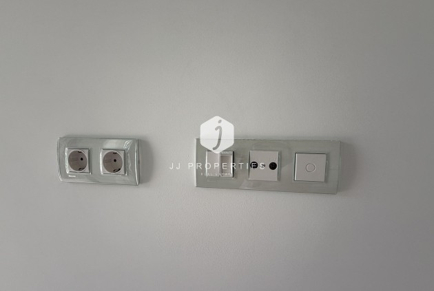 Segunda mano - Ático -
San Miguel de Salinas - Inland