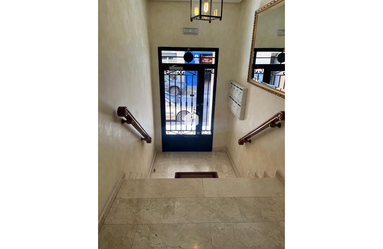 D'occasion - Appartement -
Almoradí