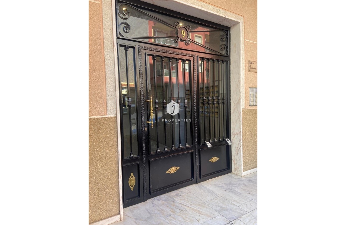 D'occasion - Appartement -
Torrevieja - El molino