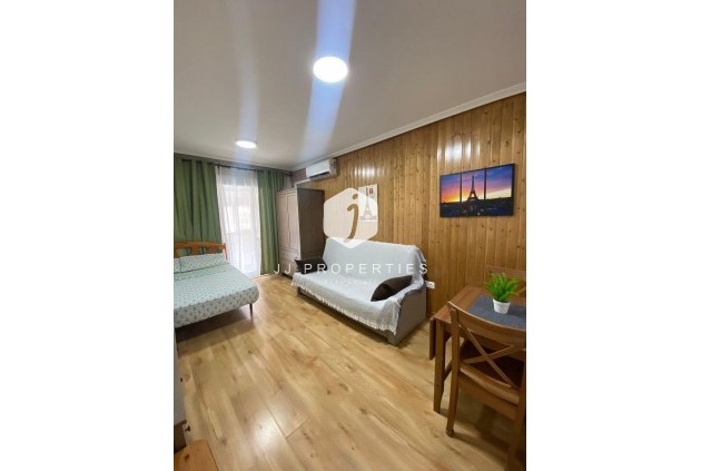 Resale - Apartment / flat -
Torrevieja - Playa de los Locos