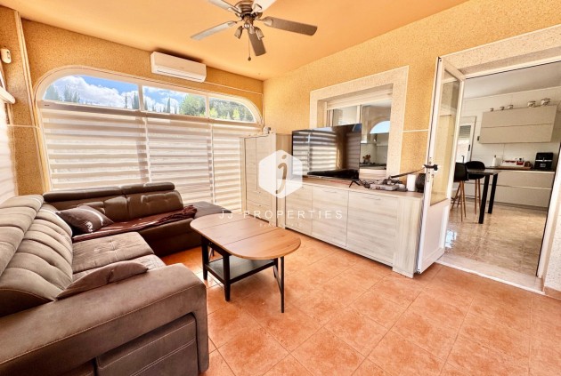 Segunda mano - Villa -
Dolores - Cmno. Escorredor