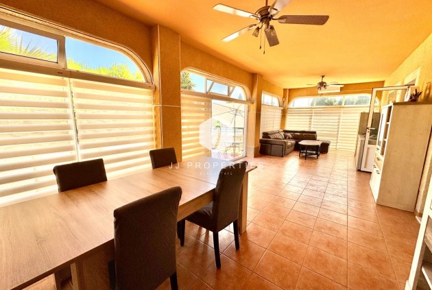 Segunda mano - Villa -
Dolores - Cmno. Escorredor