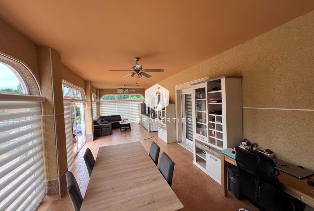 Segunda mano - Villa -
Dolores - Cmno. Escorredor