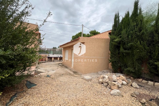 Segunda mano - Villa -
Dolores - Cmno. Escorredor