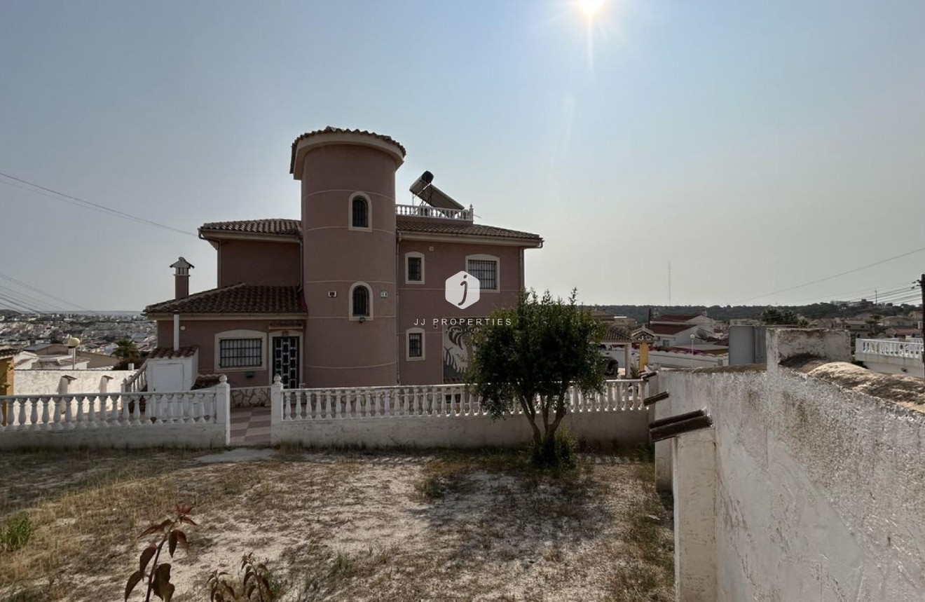 Segunda mano - Villa -
Ciudad Quesada - Costa Blanca