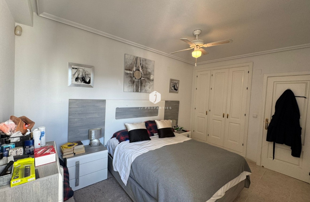 Segunda mano - Apartamento / piso -
Dehesa de Campoamor - Costa Blanca