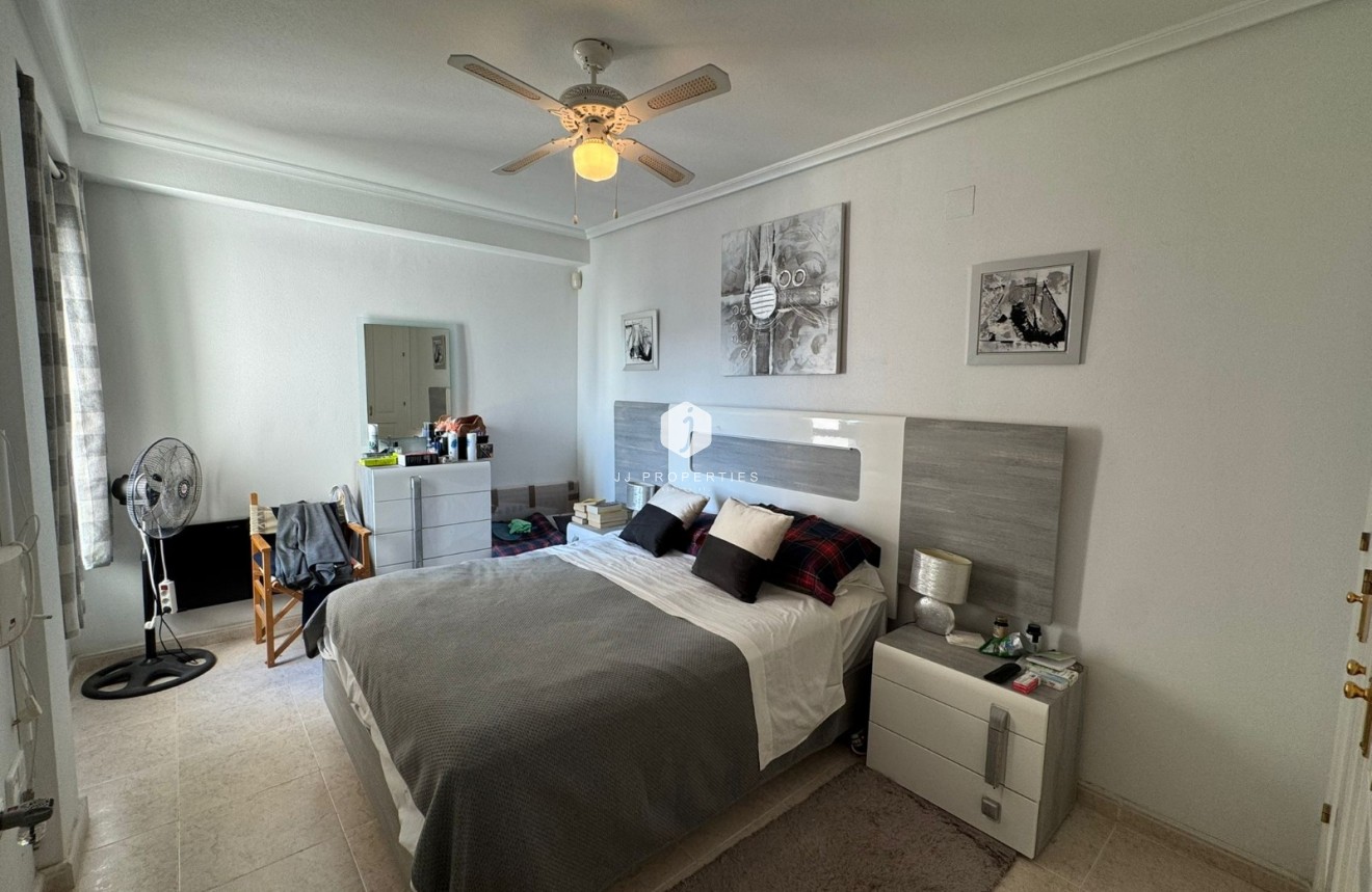 Segunda mano - Apartamento / piso -
Dehesa de Campoamor - Costa Blanca