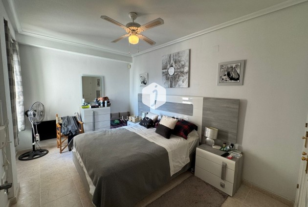 Segunda mano - Apartamento / piso -
Dehesa de Campoamor - Costa Blanca