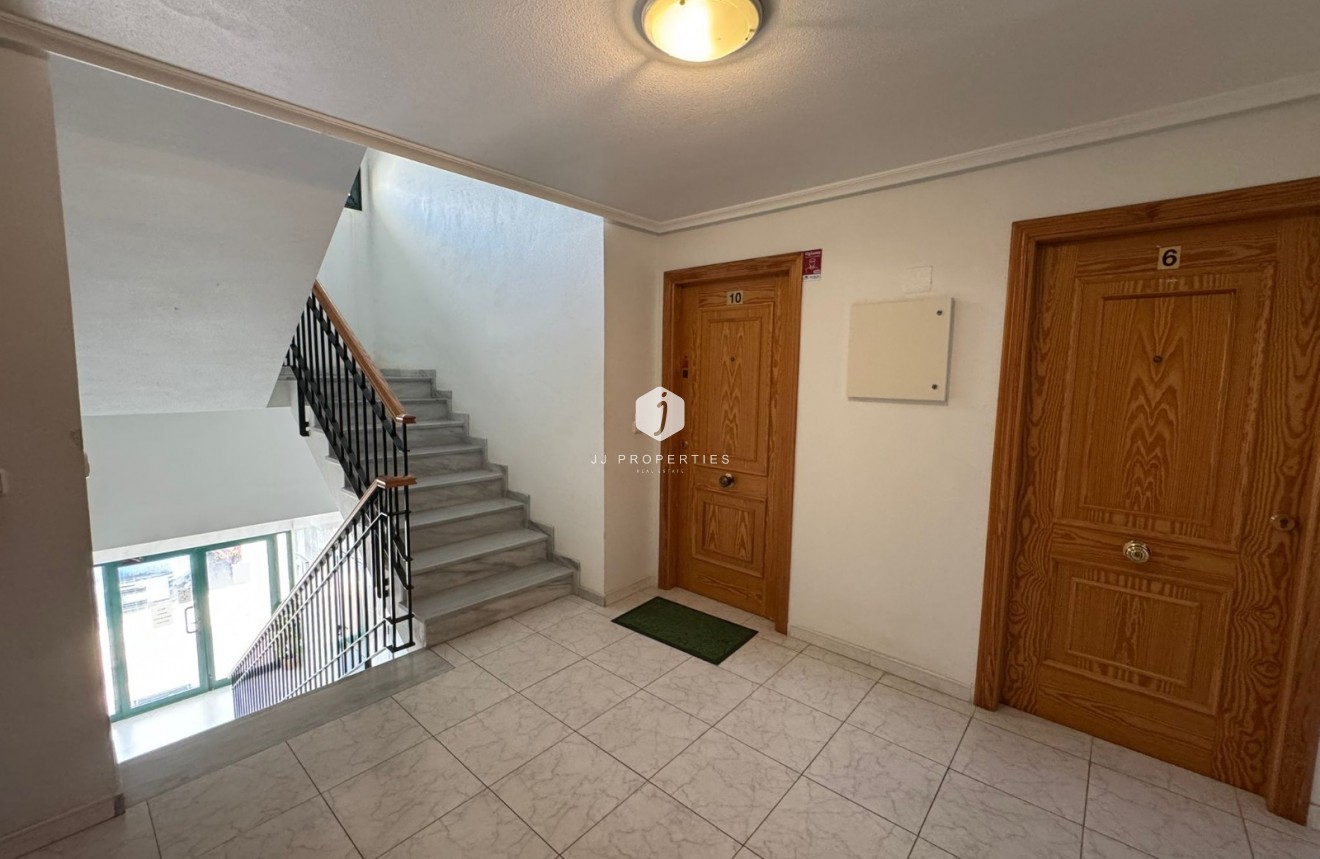 Segunda mano - Apartamento / piso -
Dehesa de Campoamor - Costa Blanca