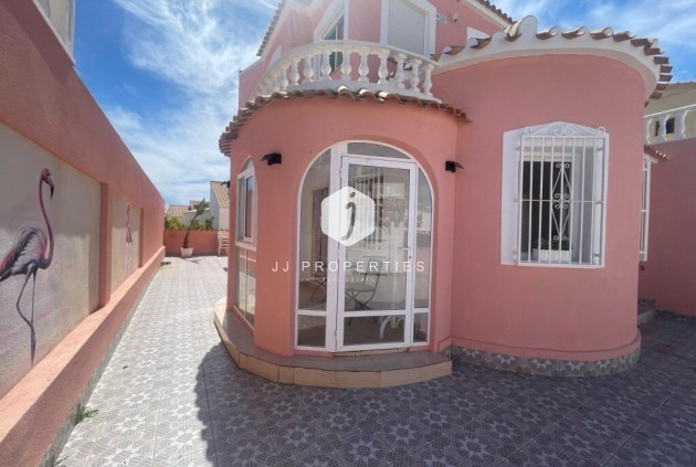 Segunda mano - Villa -
Playa Flamenca - Costa Blanca