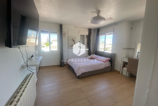 Segunda mano - Villa -
Playa Flamenca - Costa Blanca