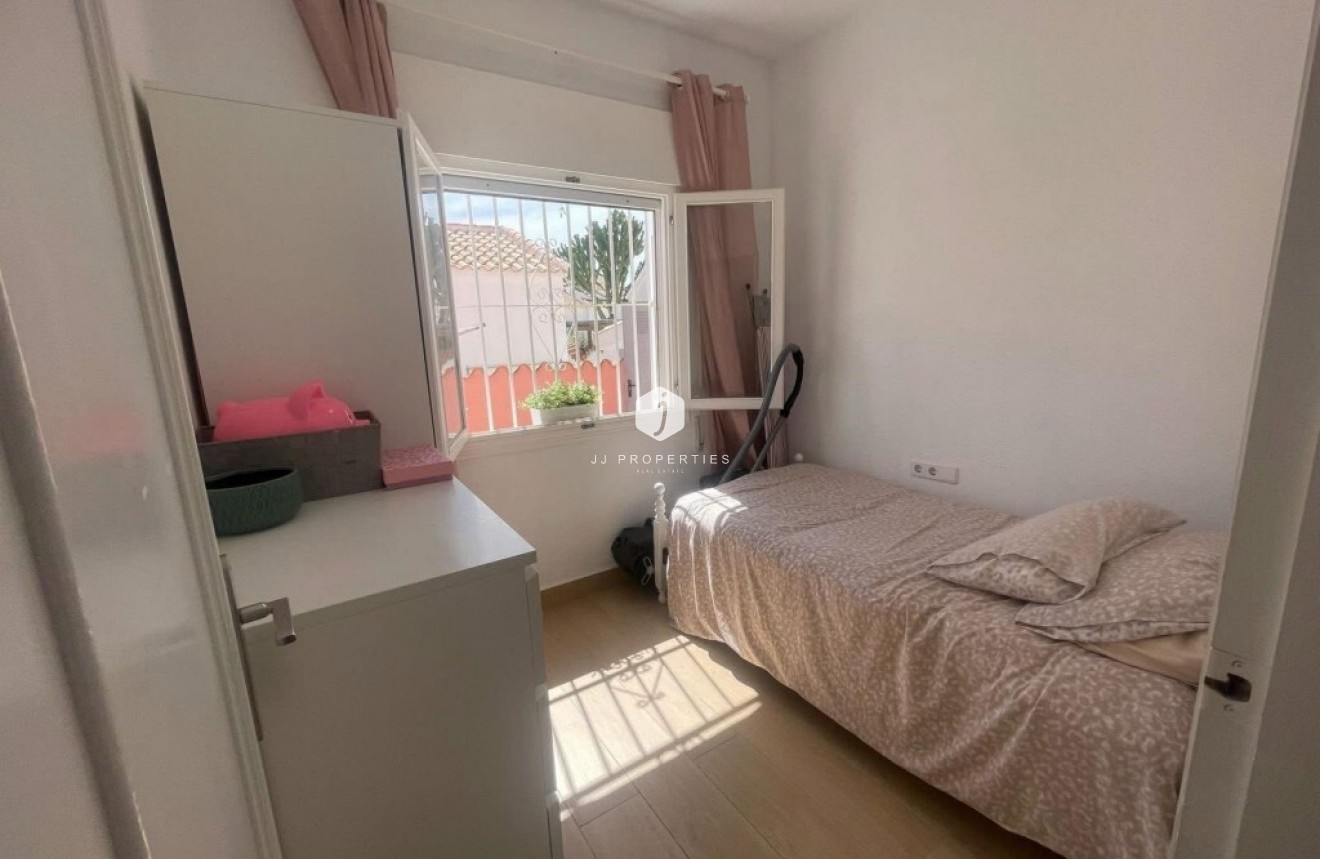 Segunda mano - Villa -
Playa Flamenca - Costa Blanca