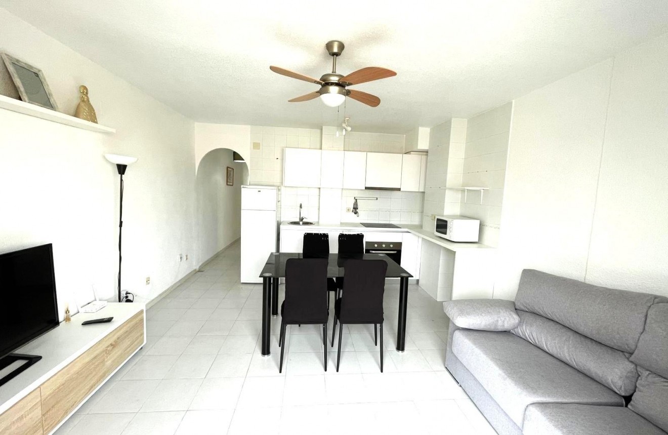 Segunda mano - Apartamento / piso -
Torrevieja - Centro