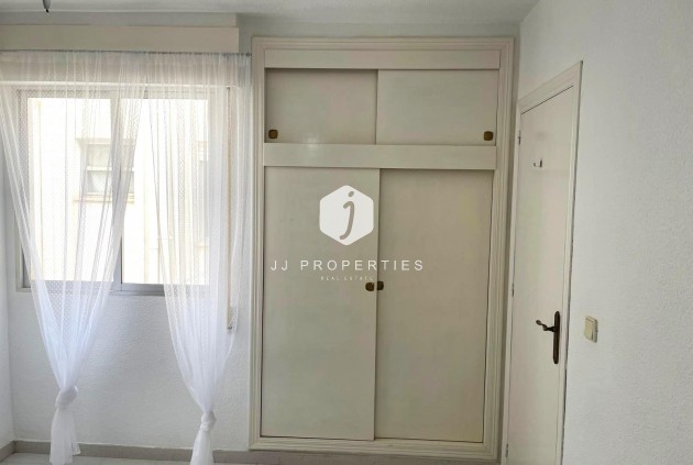 Segunda mano - Apartamento / piso -
Torrevieja - Centro