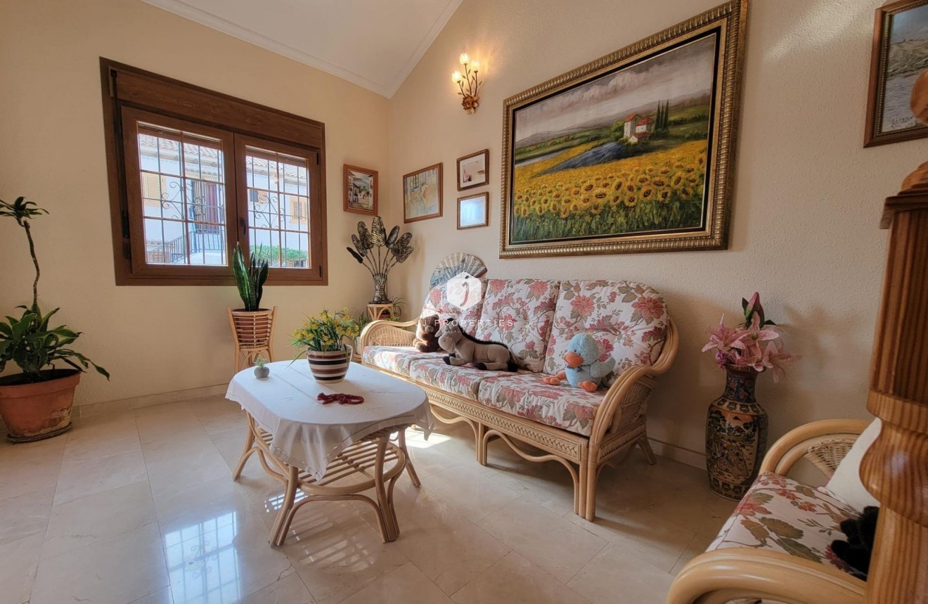 Segunda mano - Villa -
Torrevieja - aguas nuevas