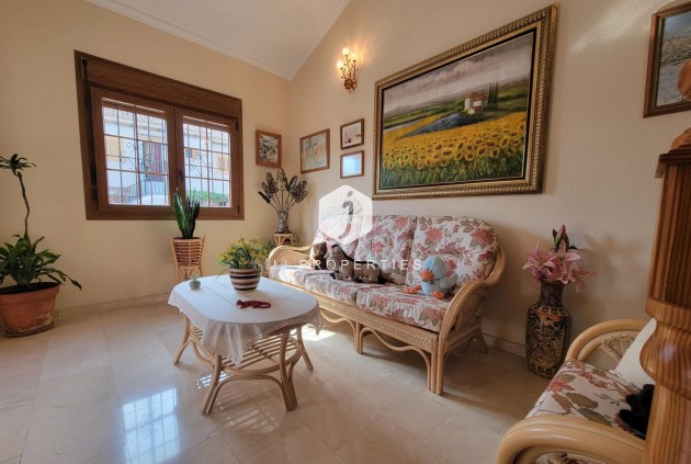 Segunda mano - Villa -
Torrevieja - aguas nuevas