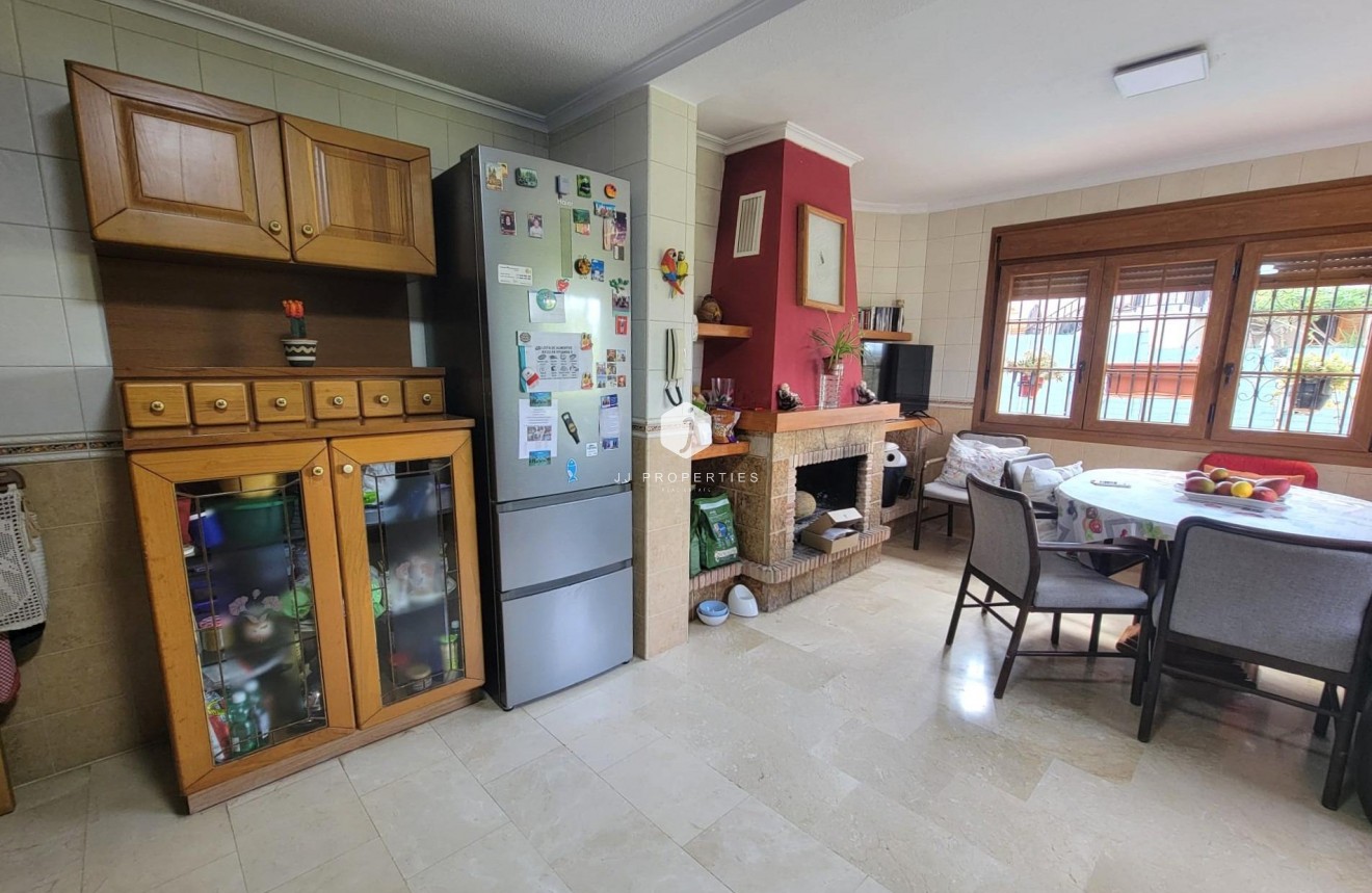 Segunda mano - Villa -
Torrevieja - aguas nuevas