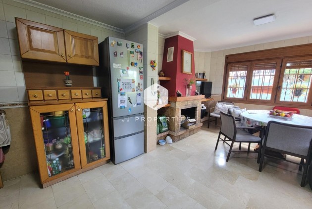 Segunda mano - Villa -
Torrevieja - aguas nuevas