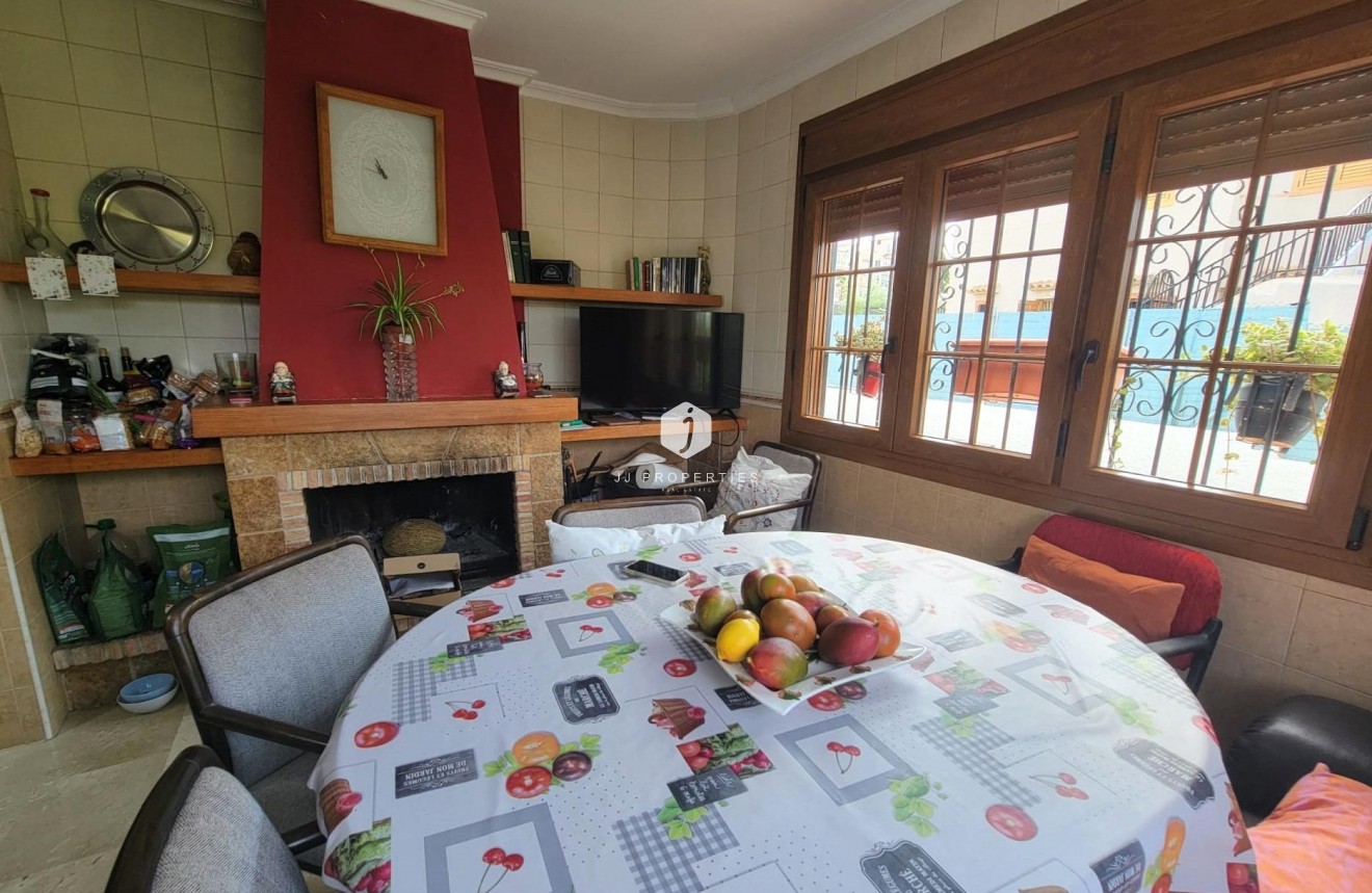 Segunda mano - Villa -
Torrevieja - aguas nuevas