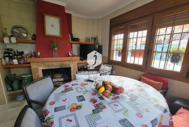 Segunda mano - Villa -
Torrevieja - aguas nuevas