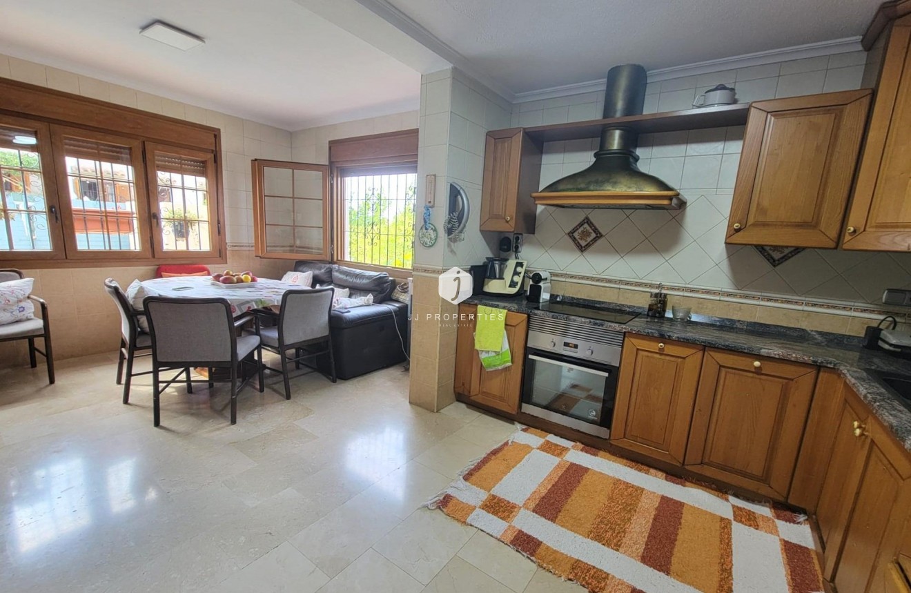 Segunda mano - Villa -
Torrevieja - aguas nuevas