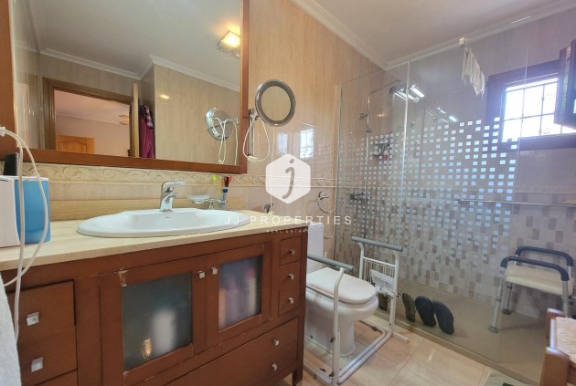 Segunda mano - Villa -
Torrevieja - aguas nuevas