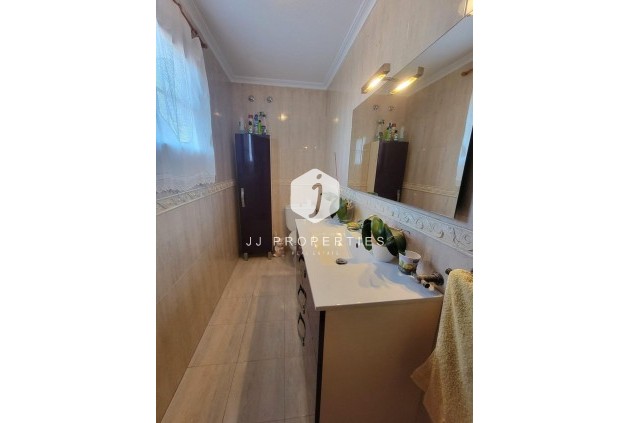 Segunda mano - Villa -
Torrevieja - aguas nuevas