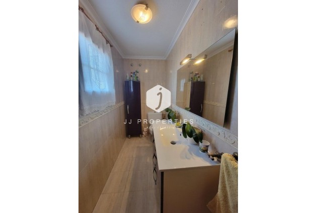 Segunda mano - Villa -
Torrevieja - aguas nuevas