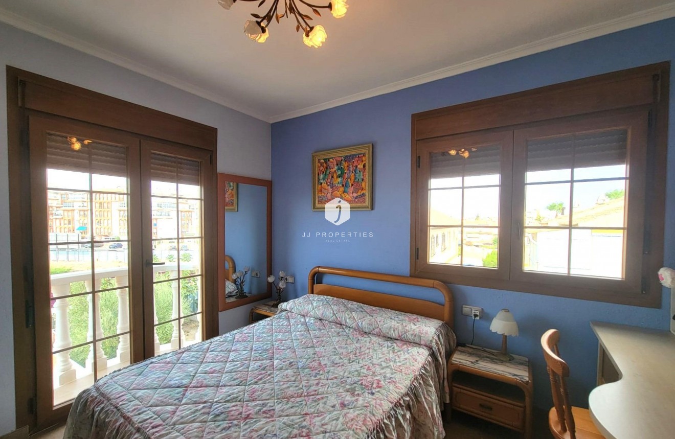 Segunda mano - Villa -
Torrevieja - aguas nuevas